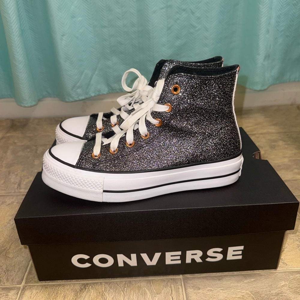 Like New/EUC - Converse Chuck Taylor All Star Lift Platform Sneakers - Picture 2 of 8